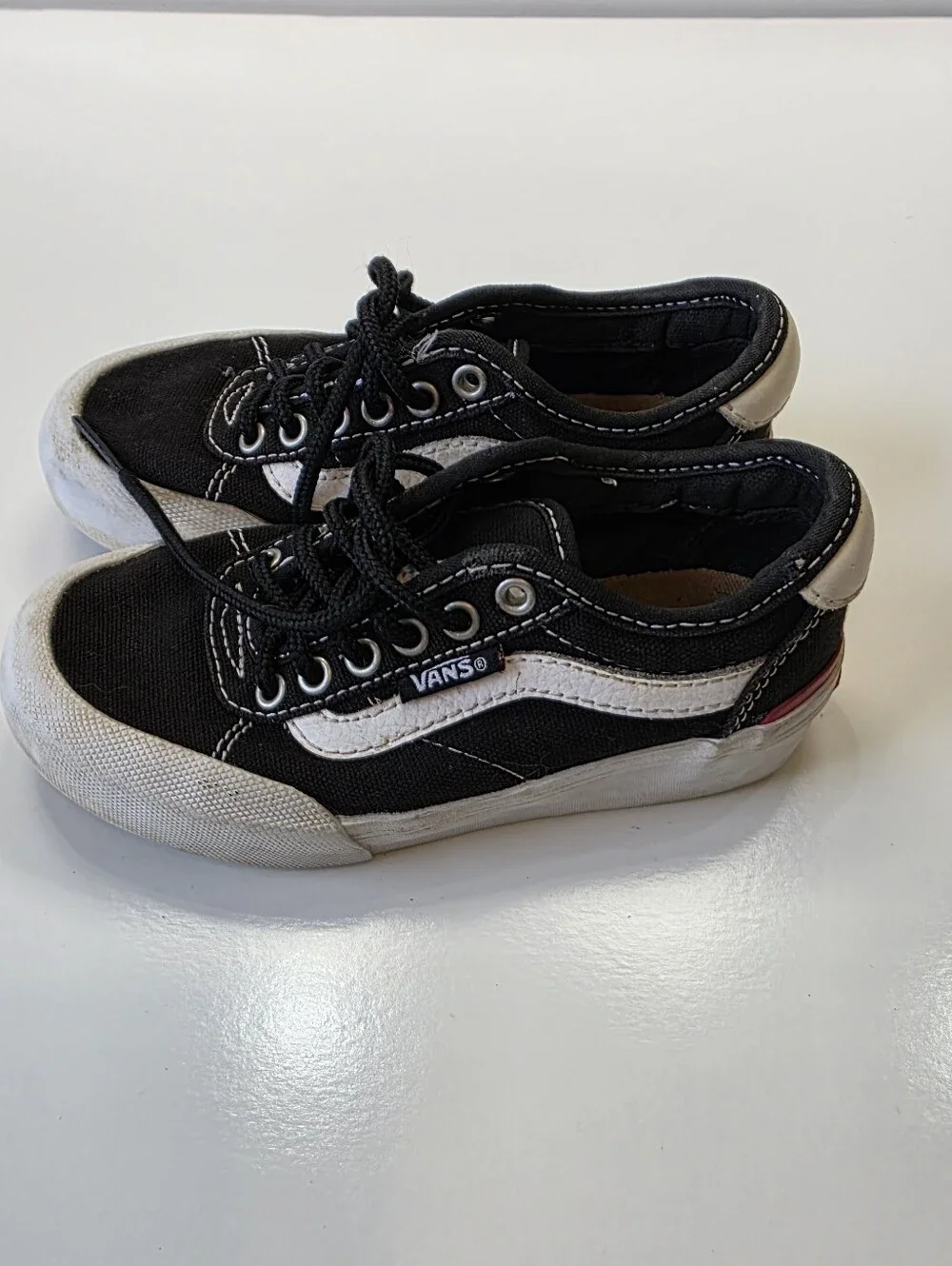 Vans Chima Ferguson Pro Black White Kids Skate Shoes Youth 10.5